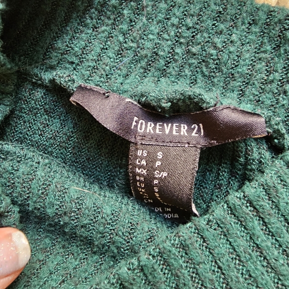 Green short sleeve mock neck dress - Picture 3 of 3